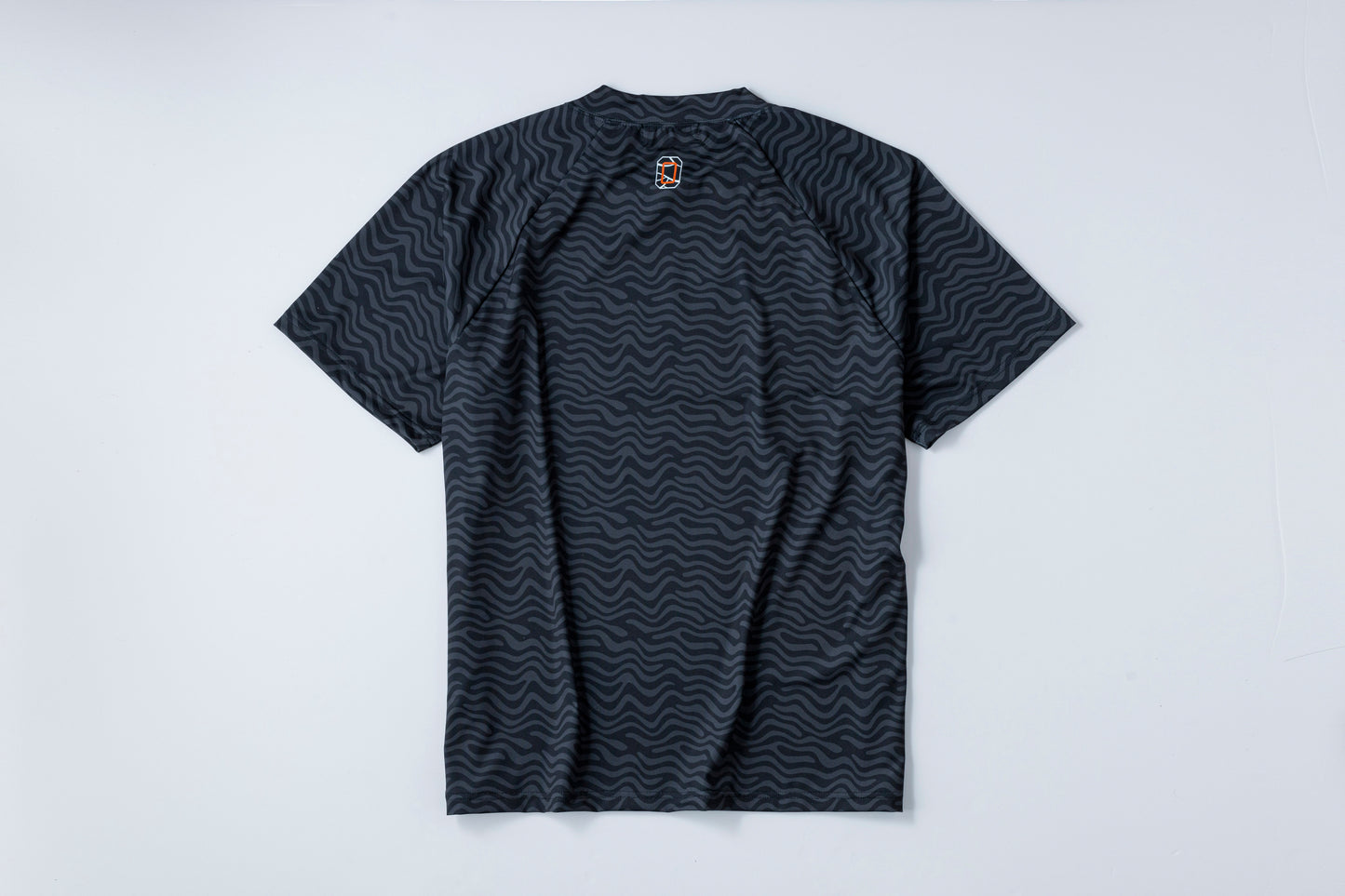 【 UNISEX 】 Kuina Wave Raglan Mock neck Shirt